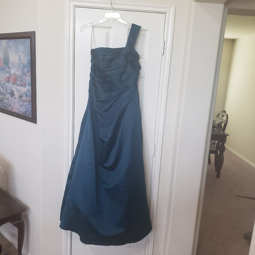 David's Bridal 8 teal satin one shoulder gown 3d ribbon adornments ruched - Picture 2 of 12